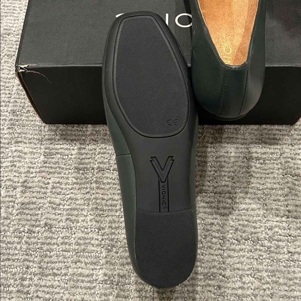 Vionic Hayes Skimmer Scarab Green Leather Narrow 7.5